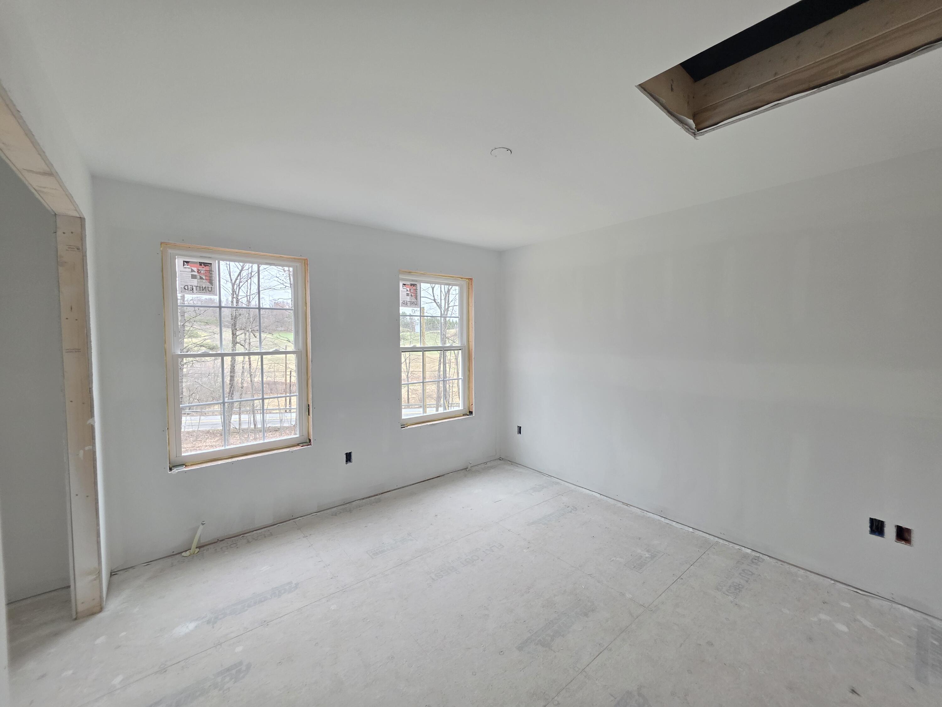 35 Pinewoods Road Lewiston, ME 04240 - Photo 10 of 28 20260418_083036