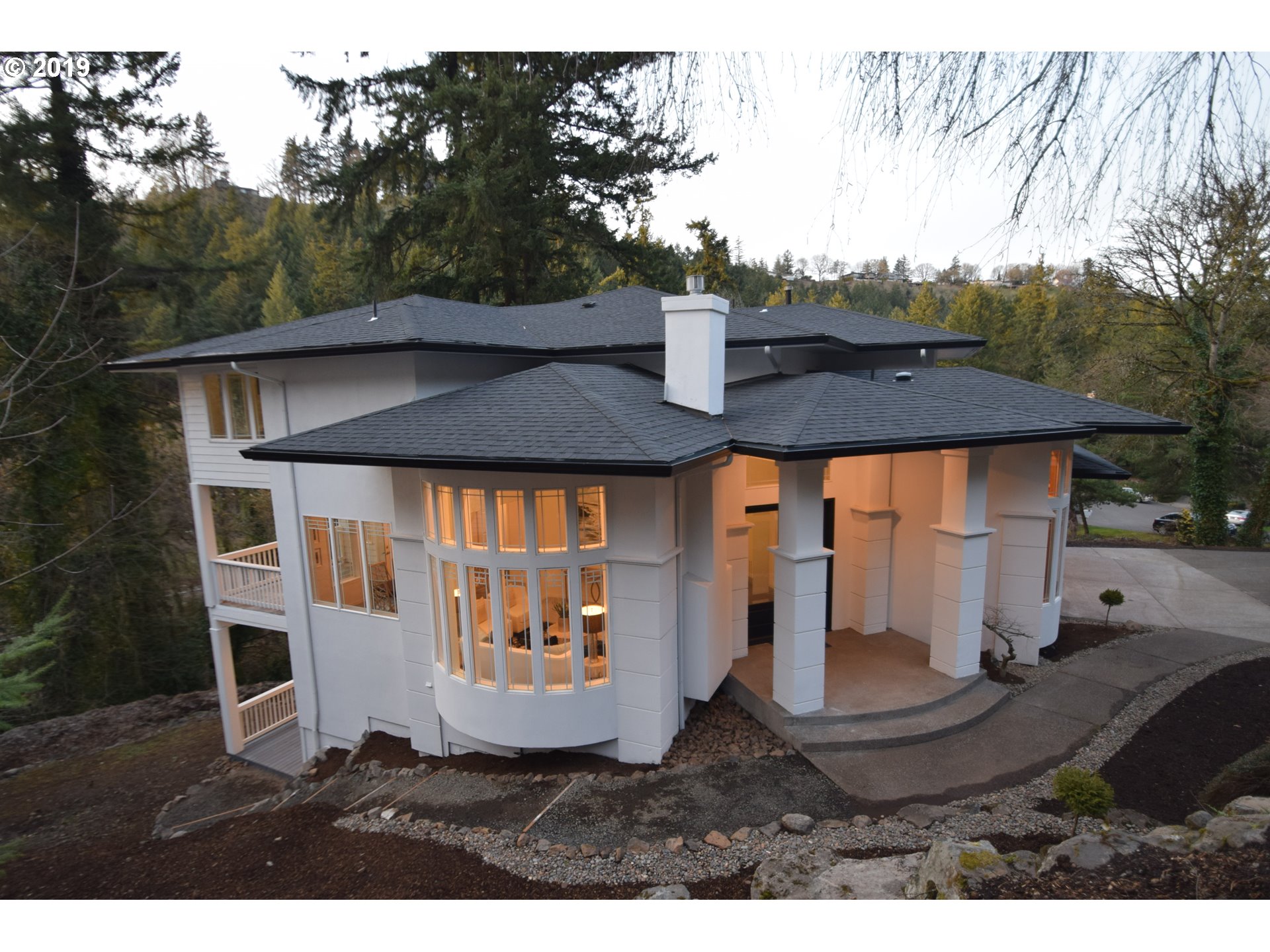 2013 Ridgewood Road Lake Oswego, OR 97034 - Photo 2 of 32 Gallery Image 2