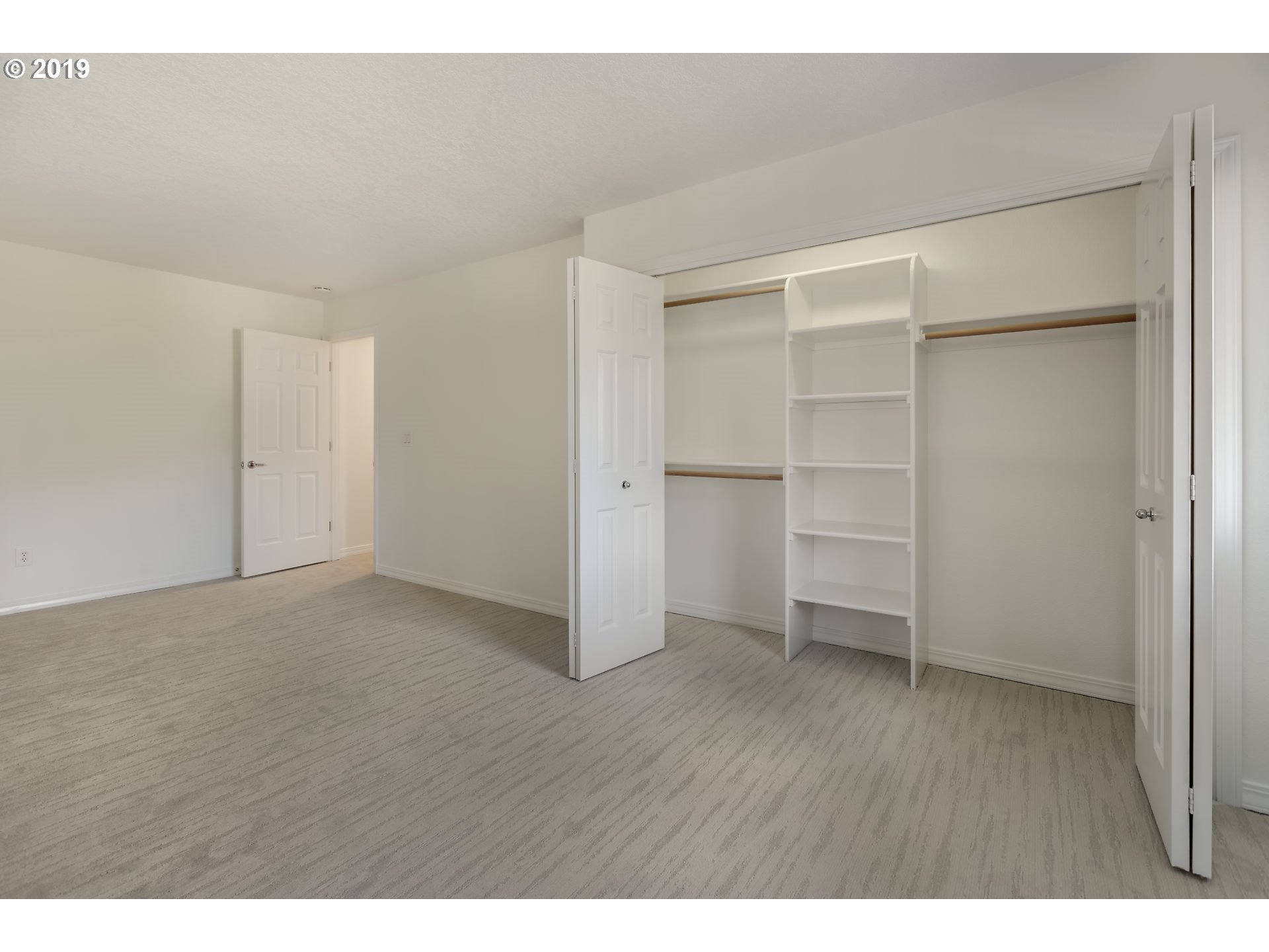 2013 Ridgewood Road Lake Oswego, OR 97034 - Photo 25 of 32 Gallery Image 25