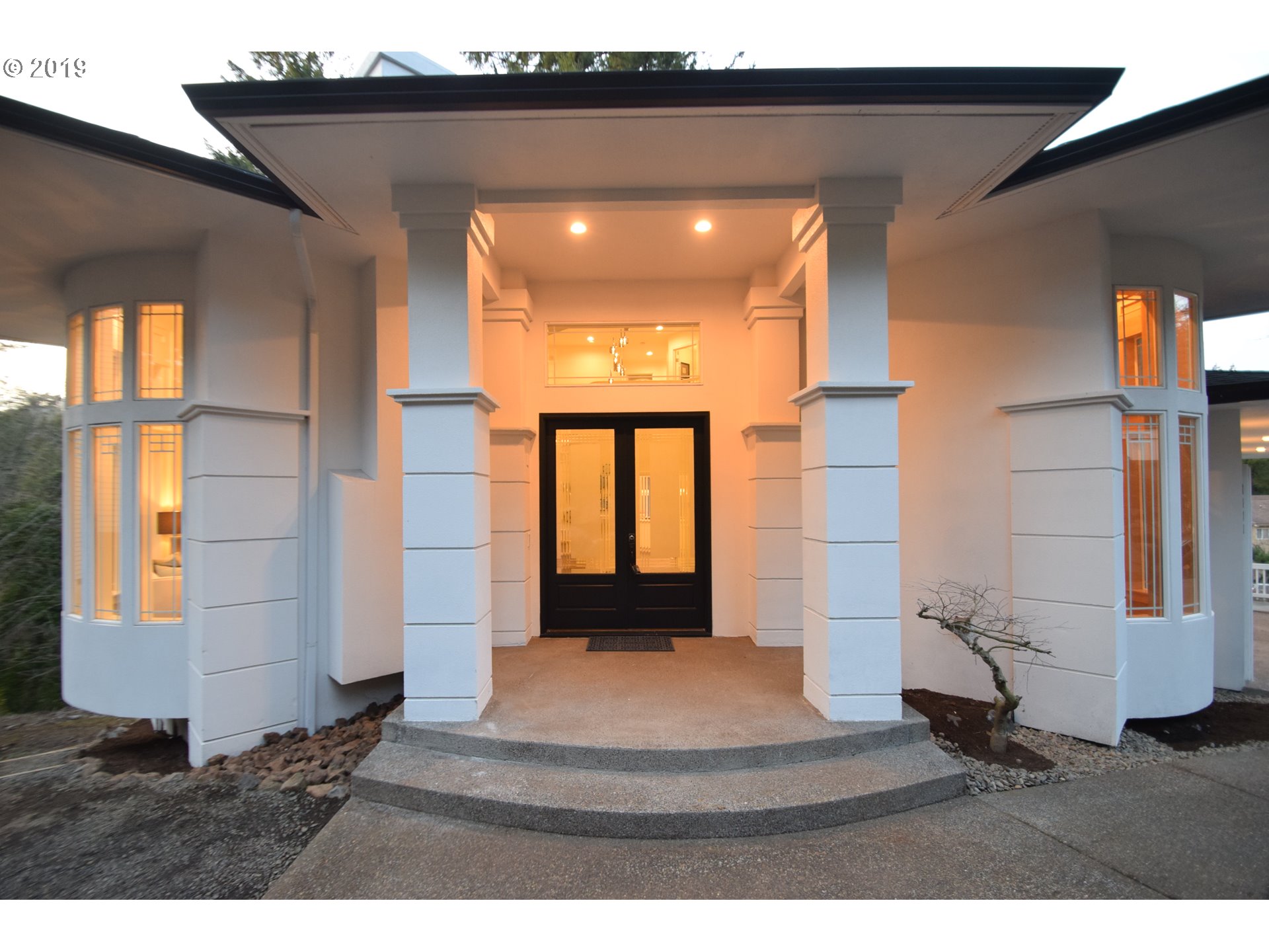 2013 Ridgewood Road Lake Oswego, OR 97034 - Photo 3 of 32 Gallery Image 3