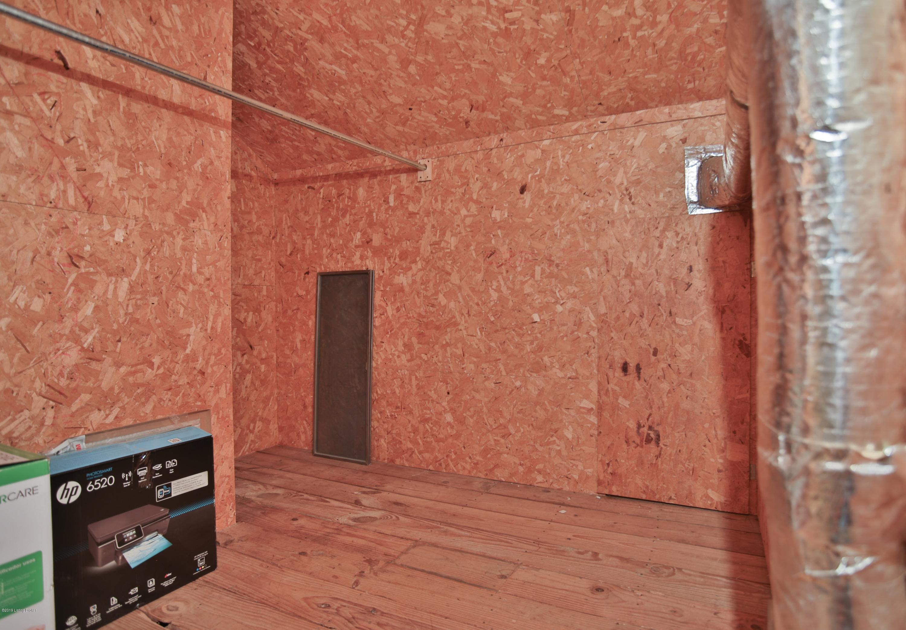 205 Sequoya Road Louisville, KY 40207 - Photo 24 of 38 Secret Room?