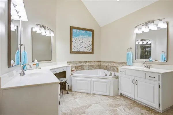 $600,000 | 5404 West 153rd Street, Leawood, KS 66224