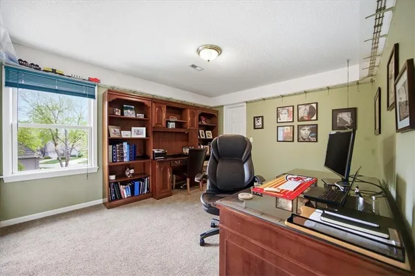 $600,000 | 5404 West 153rd Street, Leawood, KS 66224