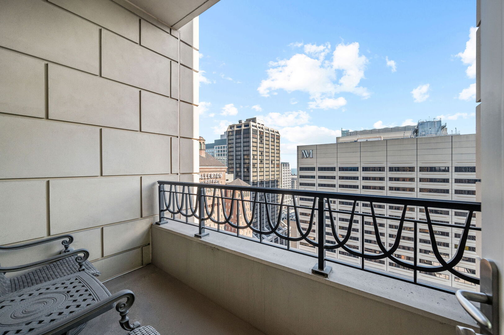 118 East Erie Street, Unit 28F Chicago, IL 60611 - Photo 21 of 31 a balcony with a city view
