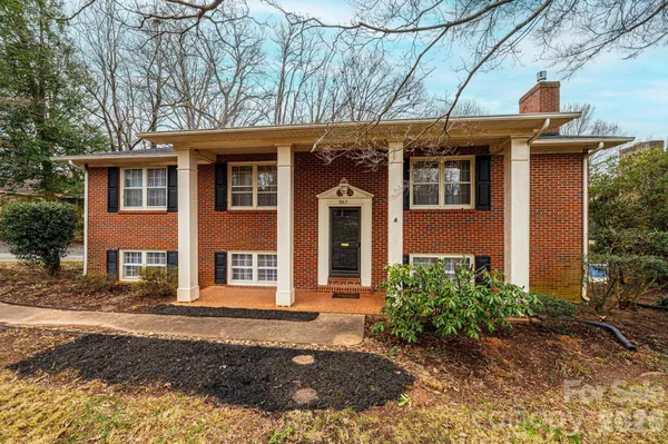 $403,750 | 1063 4th Ave Drive Northwest, Hickory, NC 28601