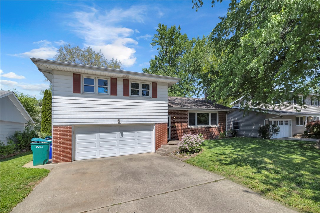 416 Southampton Drive Decatur, IL 62526 - Photo 1 of 35