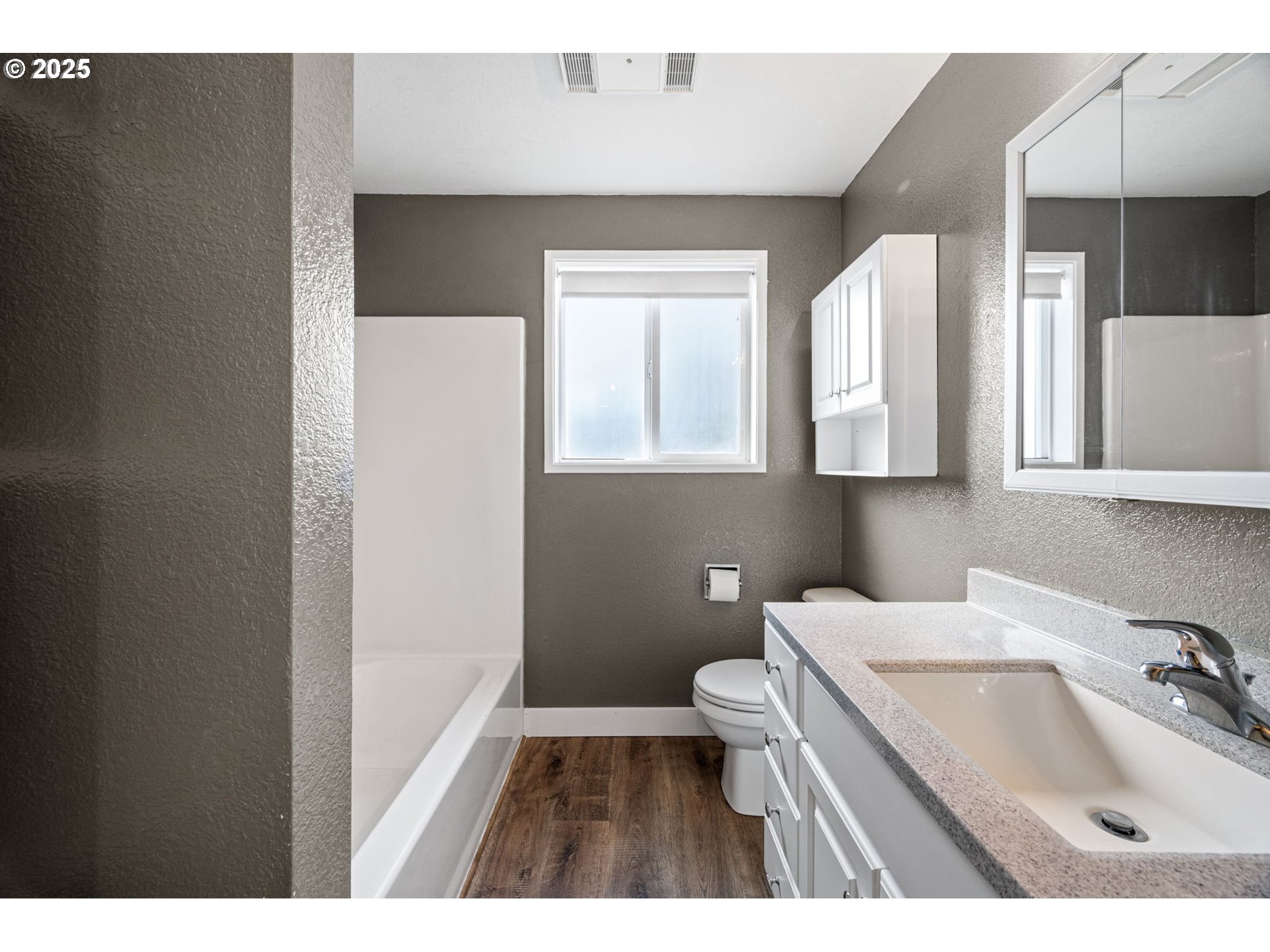 872 West N Street Springfield, OR 97477 - Photo 20 of 28 a bathroom with a sink and a toilet