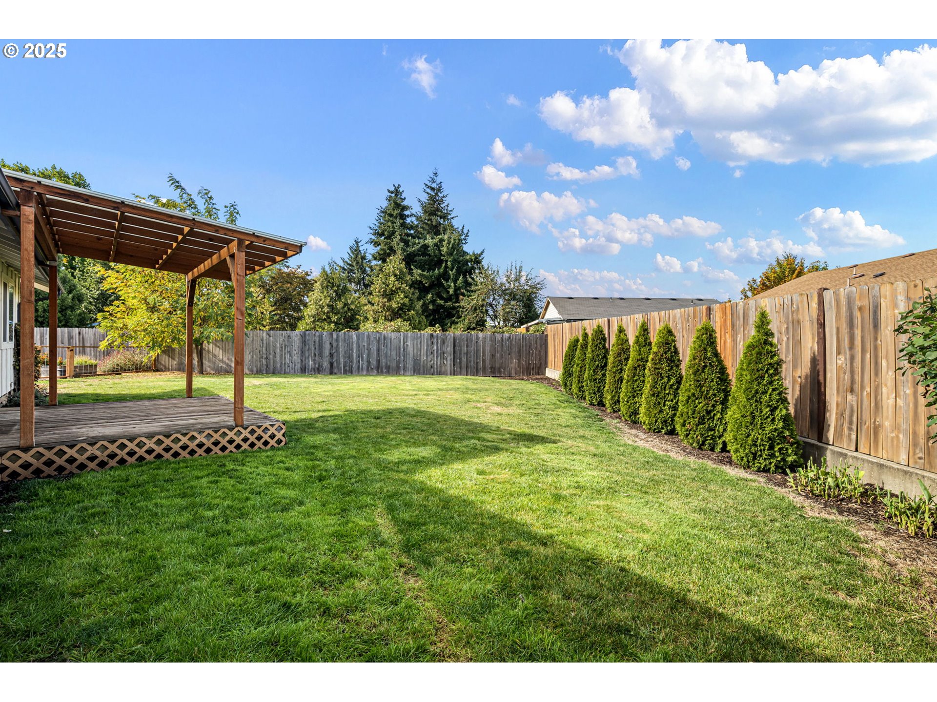 872 West N Street Springfield, OR 97477 - Photo 23 of 28 a garden view