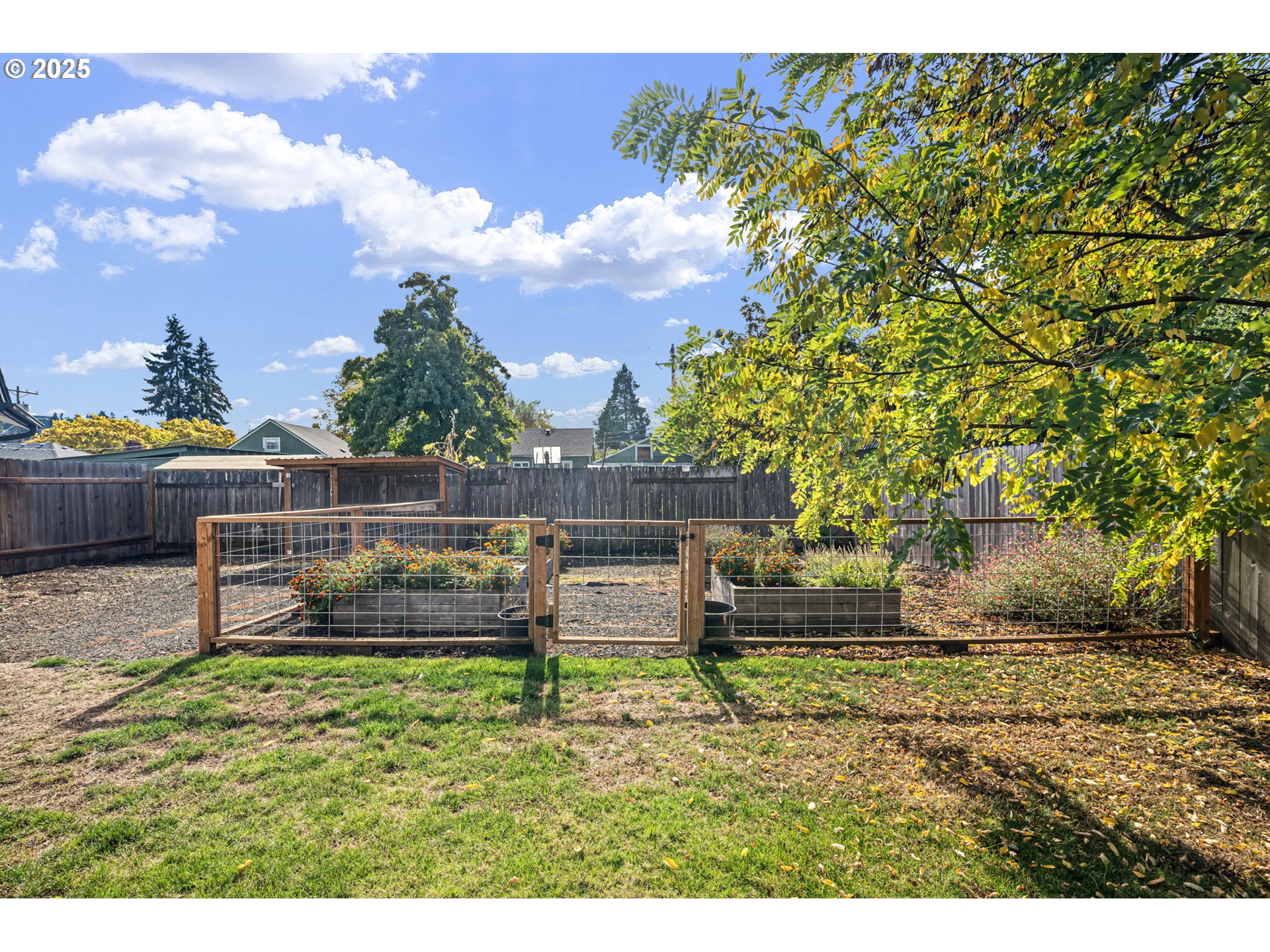 872 West N Street Springfield, OR 97477 - Photo 26 of 28 a view of outdoor space with seating