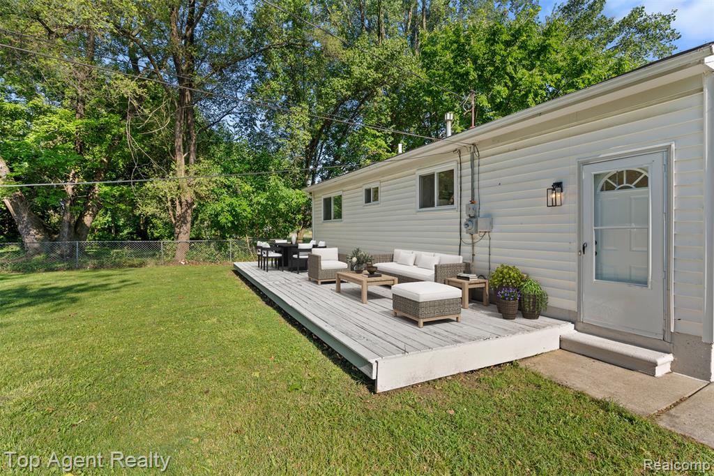 13738 Toepfer Road Warren, MI 48089 - Photo 26 of 47