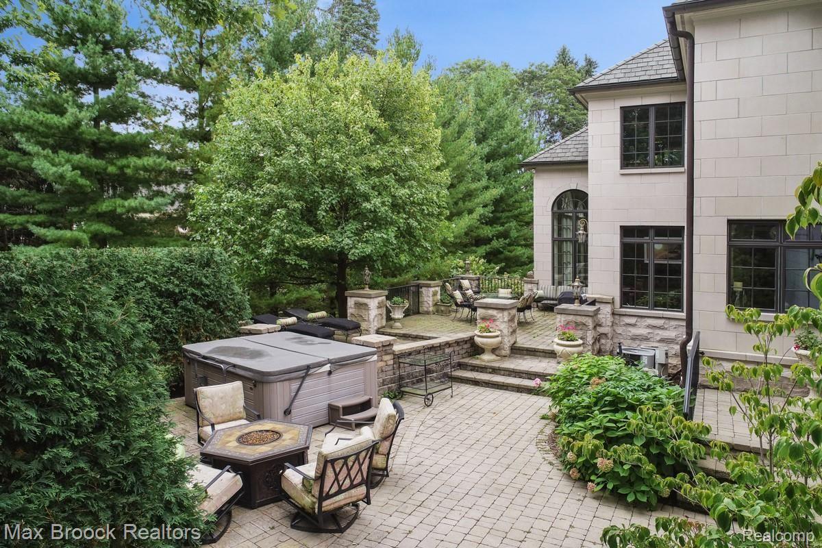 372 Barden Road Bloomfield Hills, MI 48304 - Photo 48 of 52 DJI_0426.jpg