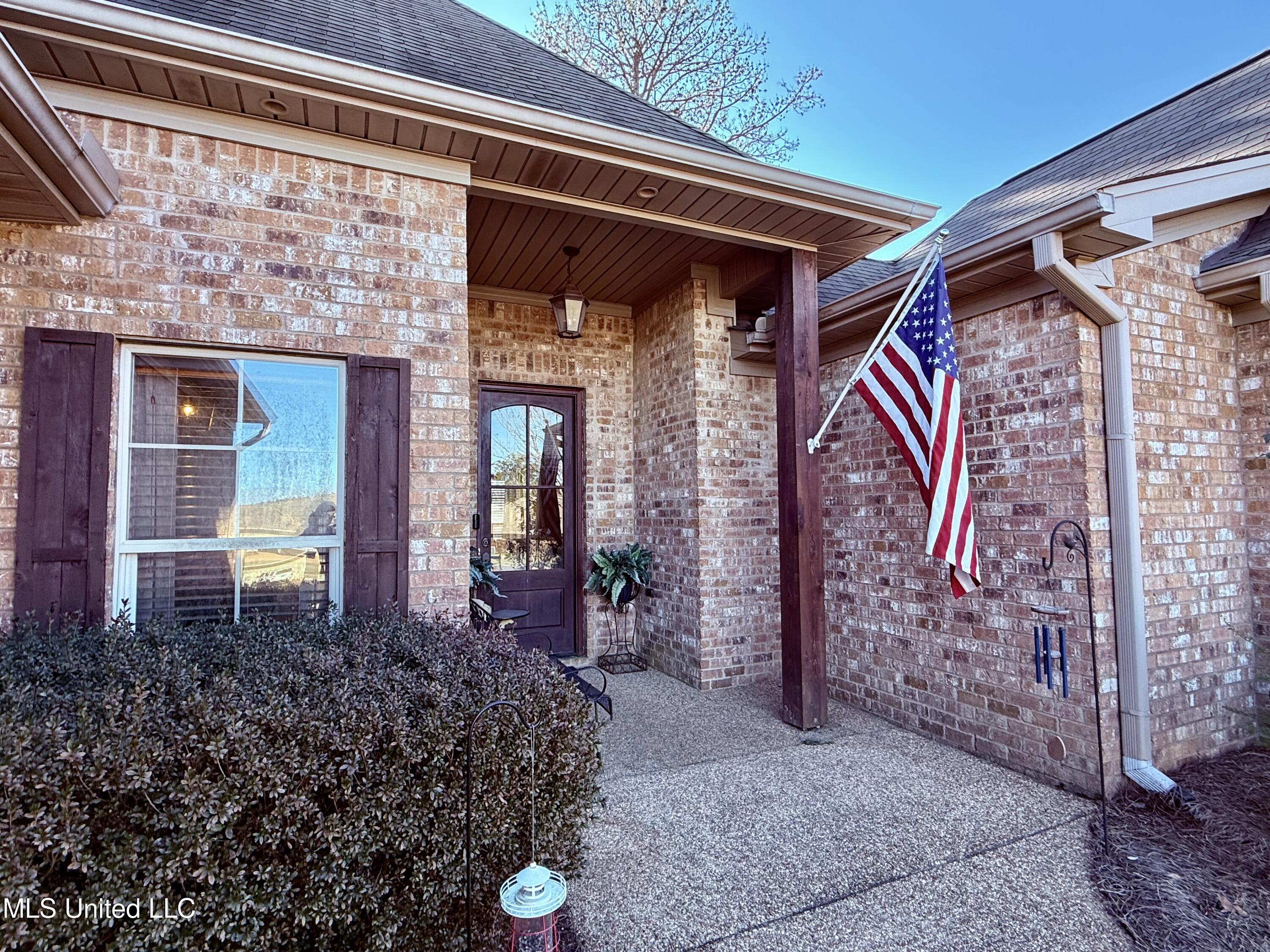 308 London Way Pearl, MS 39208 - Photo 2 of 39 Photo Dec 15 2025, 10 46 05 AM