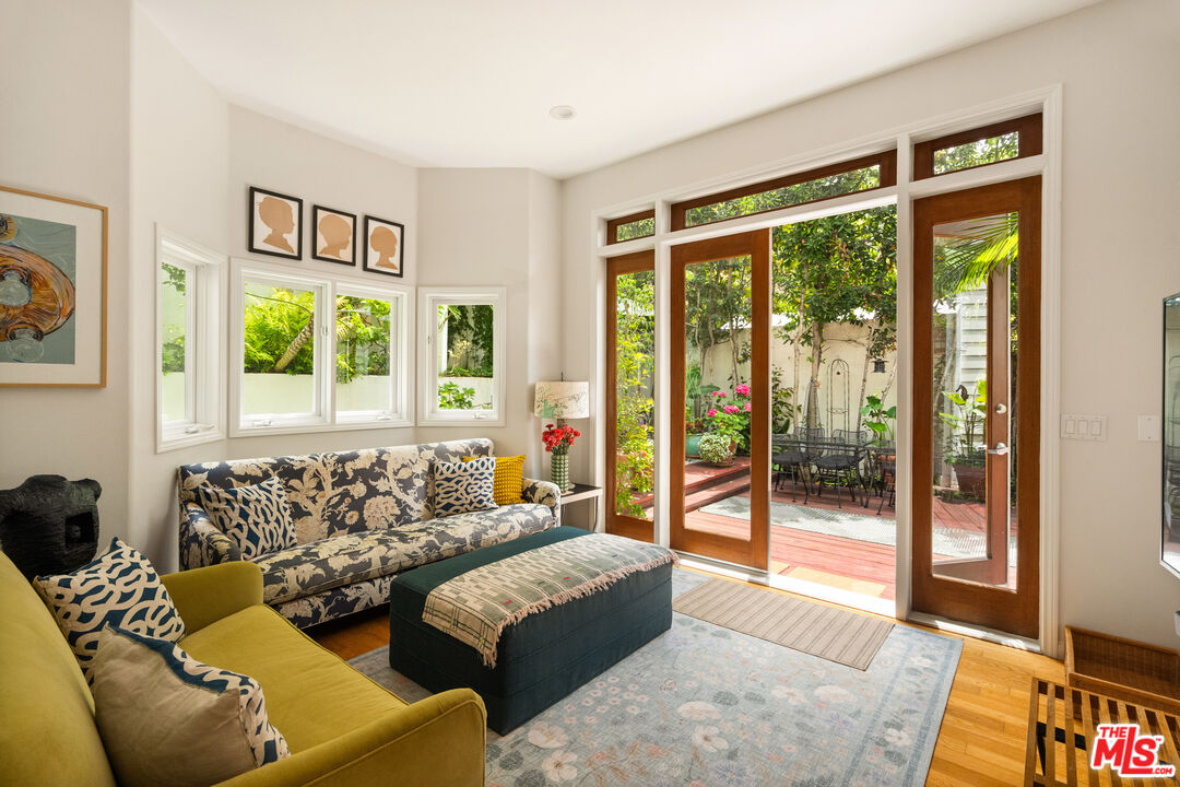 454 Sycamore Road Santa Monica, CA 90402 - Photo 16 of 32