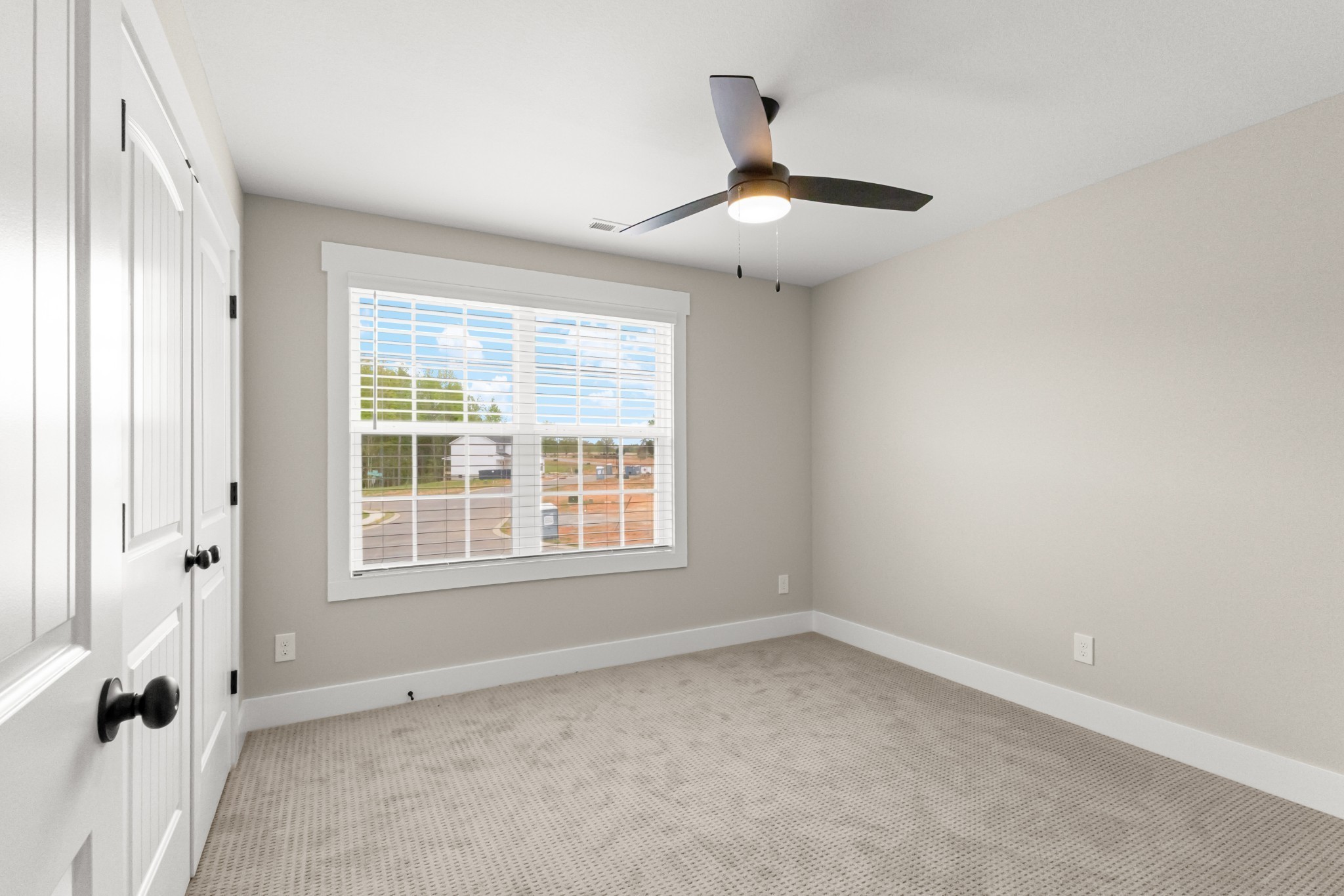 1228 Boulder Pass Road Clarksville, TN 37040 - Photo 15 of 26 an empty room with a window