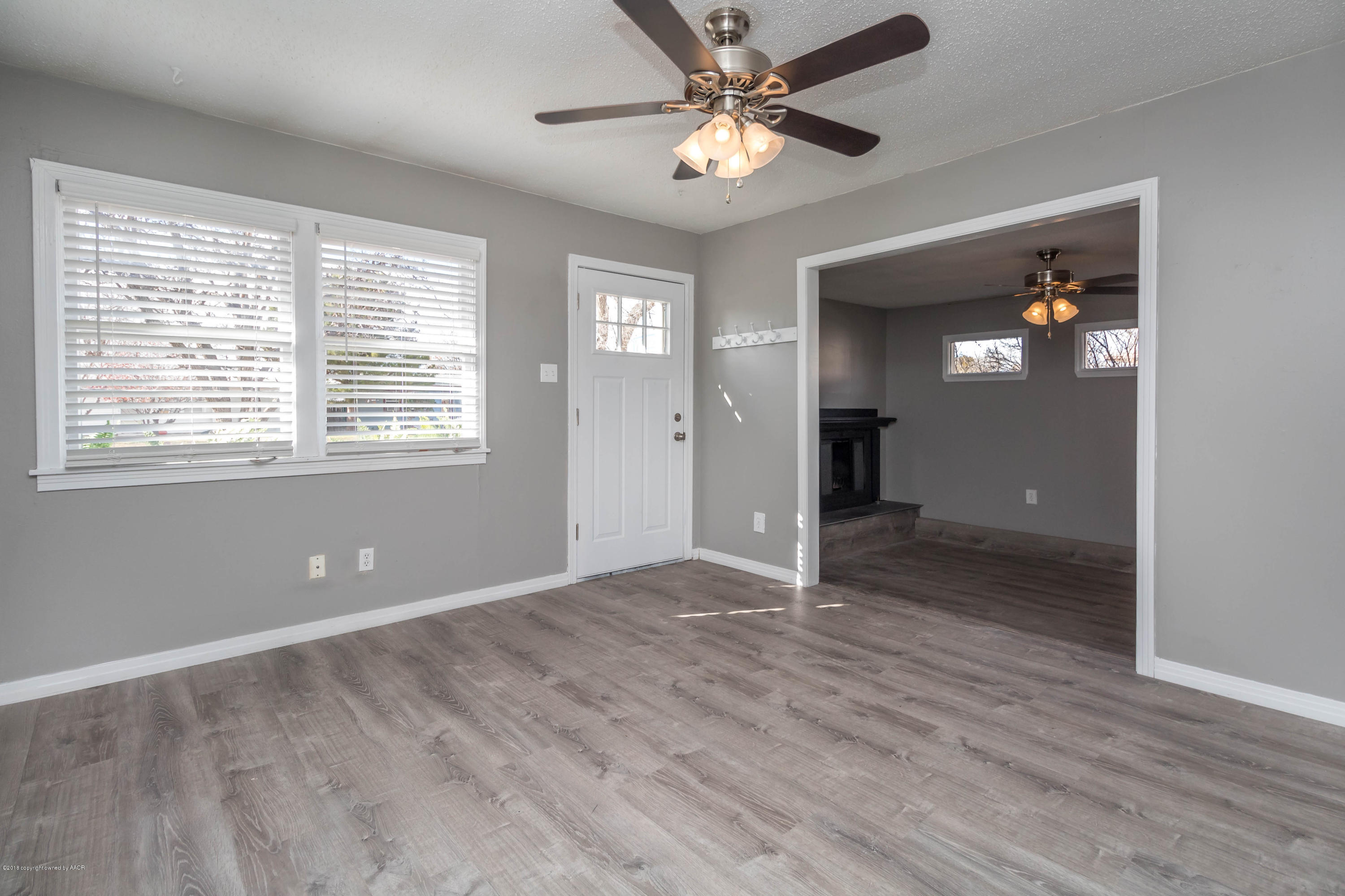 4005 South Monroe Street Amarillo, TX 79110 - Photo 3 of 13 Front Living Room