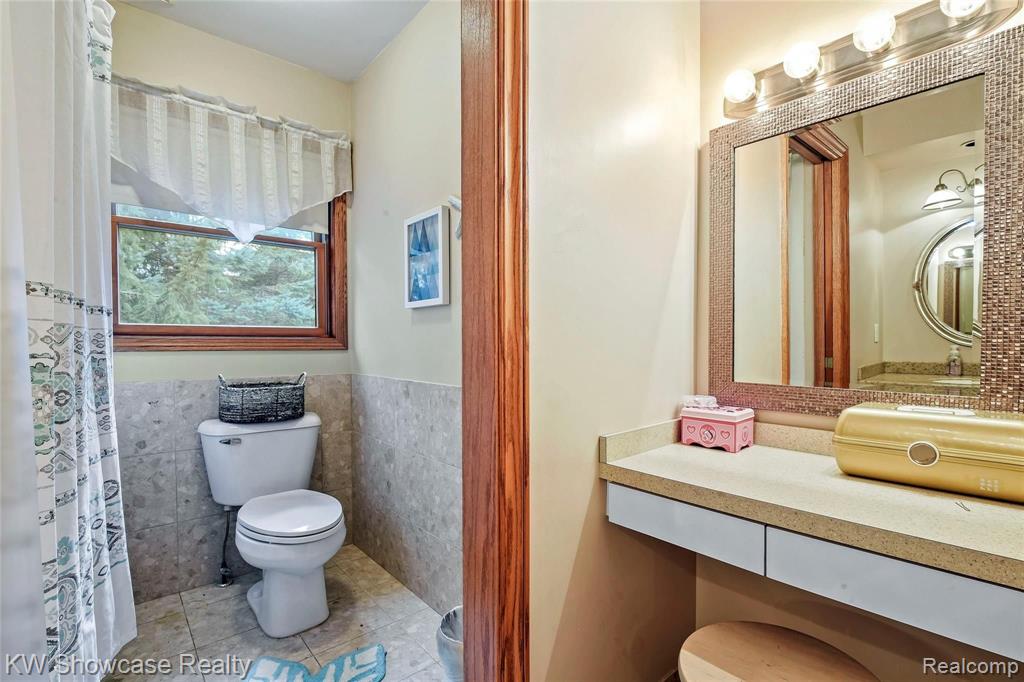 2828 Porter Road White Lake, MI 48383 - Photo 50 of 75