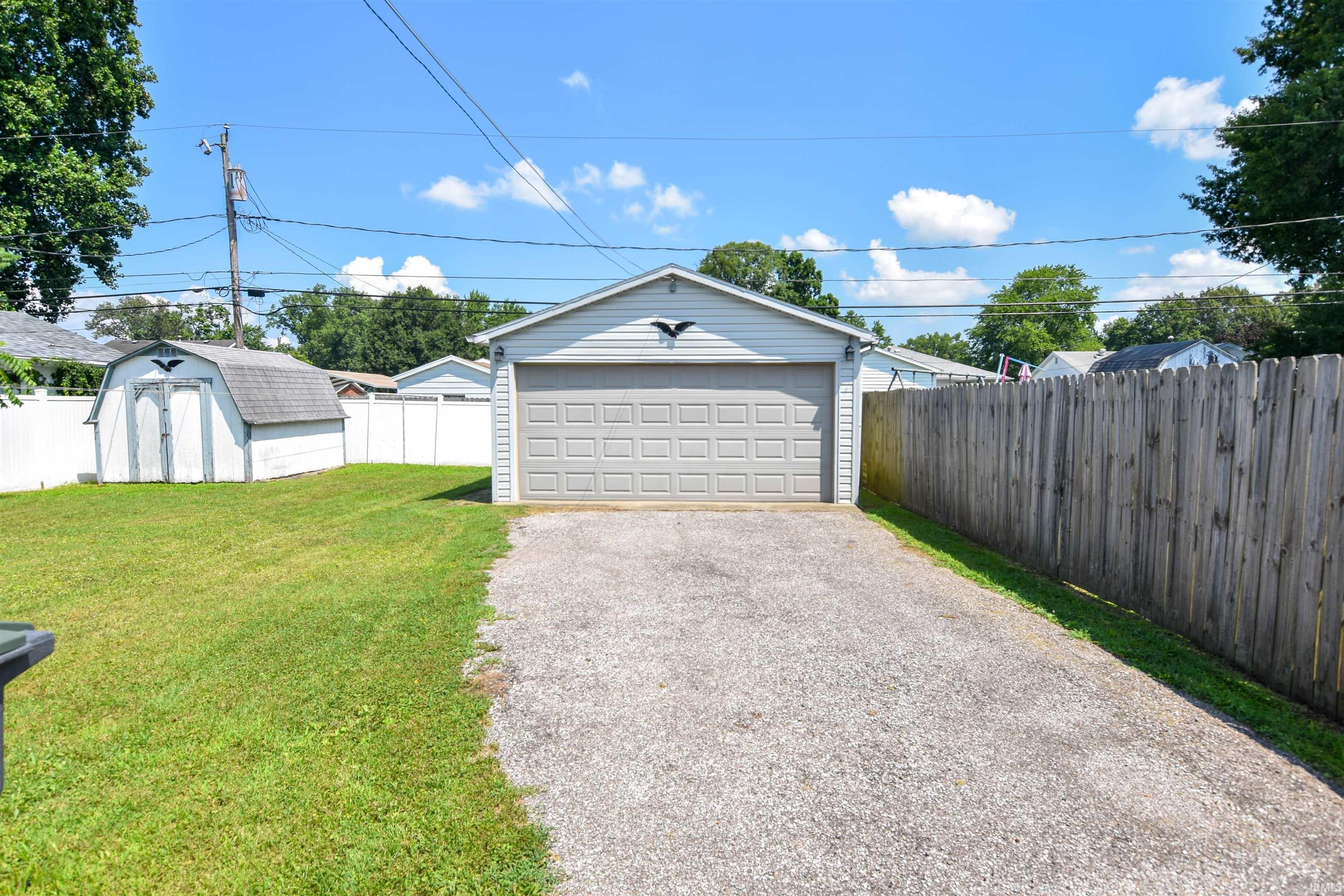 2232 East Riverside Drive Evansville, IN 47714 - Photo 5 of 29
