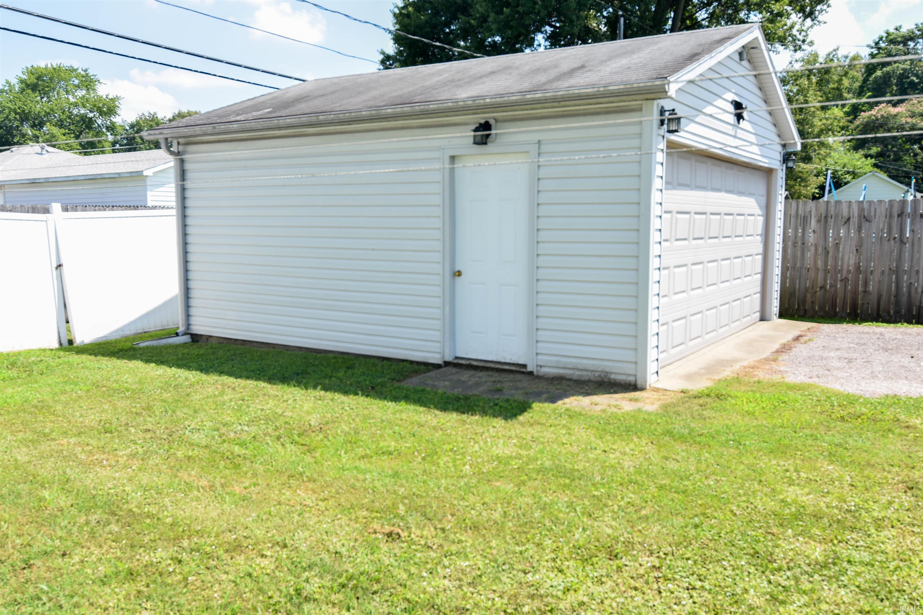 2232 East Riverside Drive Evansville, IN 47714 - Photo 7 of 29