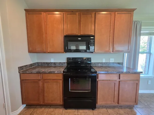 $2,595 | 1327 Hl Vw Trail, Wylie, TX 75098