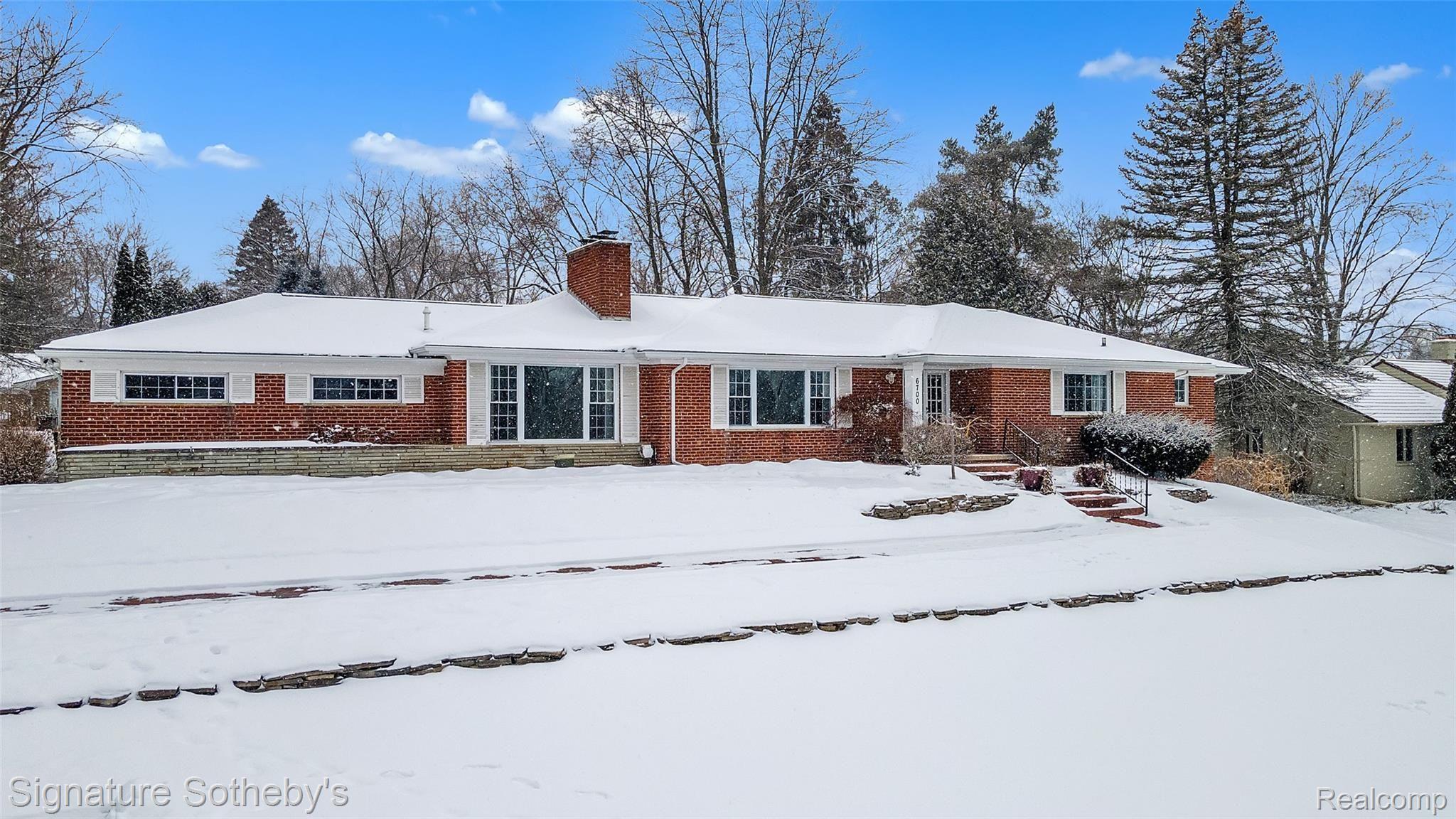 6700 Meadowlake Road Bloomfield Hills, MI 48301 - Photo 43 of 58 04-6700-Meadowlake-Rd-WindowStill-Real-Estate-Photgraphy-4.jpg