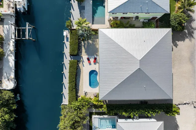 $2,900,000 | 207 Bruce Court, Marathon, FL 33050