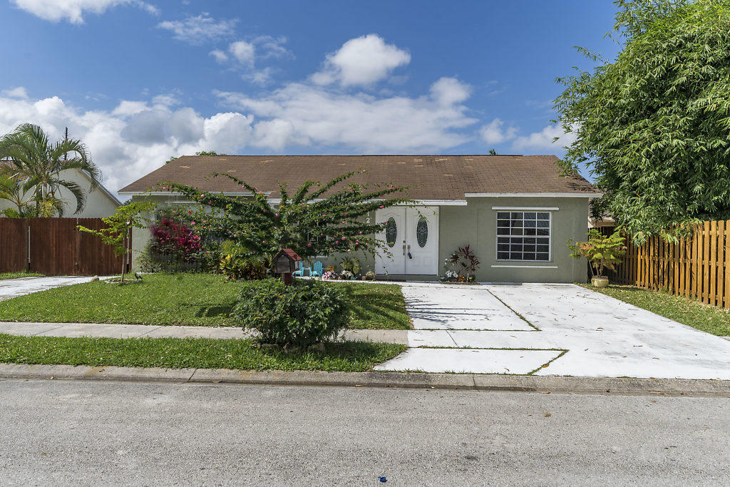 001-129BanyanCircle-Jupiter-FL-small