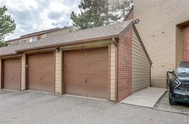 a view of a house with a garage