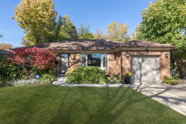 $599,000 | 240 East Sibley Street, Park Ridge, IL 60068