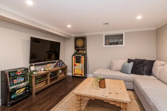 $599,000 | 240 East Sibley Street, Park Ridge, IL 60068