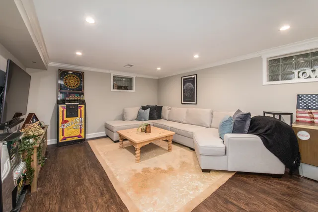 $599,000 | 240 East Sibley Street, Park Ridge, IL 60068