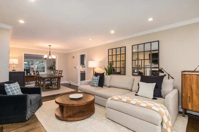 $599,000 | 240 East Sibley Street, Park Ridge, IL 60068