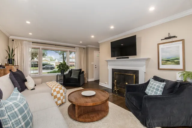 $599,000 | 240 East Sibley Street, Park Ridge, IL 60068