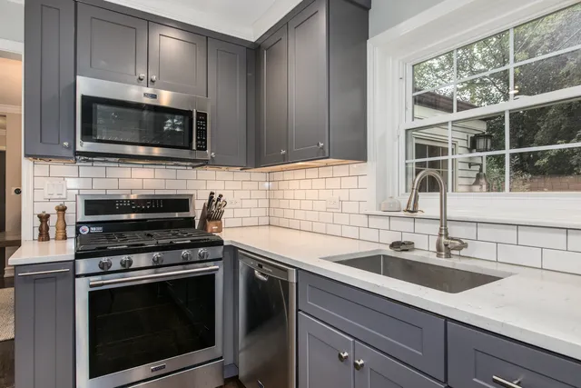 $599,000 | 240 East Sibley Street, Park Ridge, IL 60068