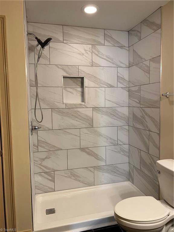 2230 Eagle Nesting Lane Greensboro, NC 27407 - Photo 4 of 14