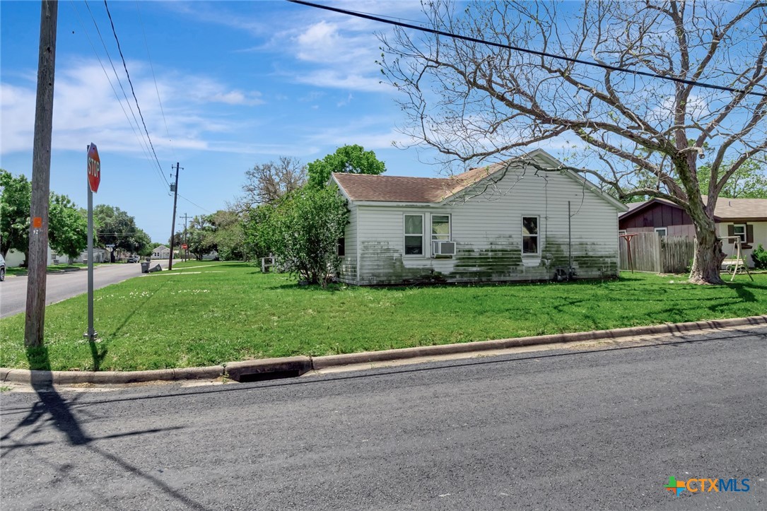 1005 Mac Arthur Street Victoria, TX 77901 - Photo 34 of 38