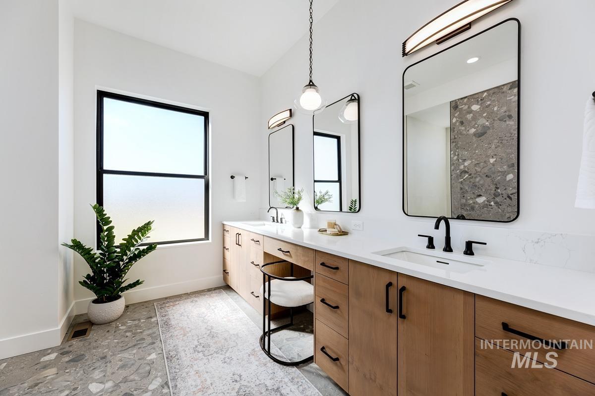 525 Founder Avenue Middleton, ID 83644 - Photo 24 of 50 Full bath with baseboards and double vanity