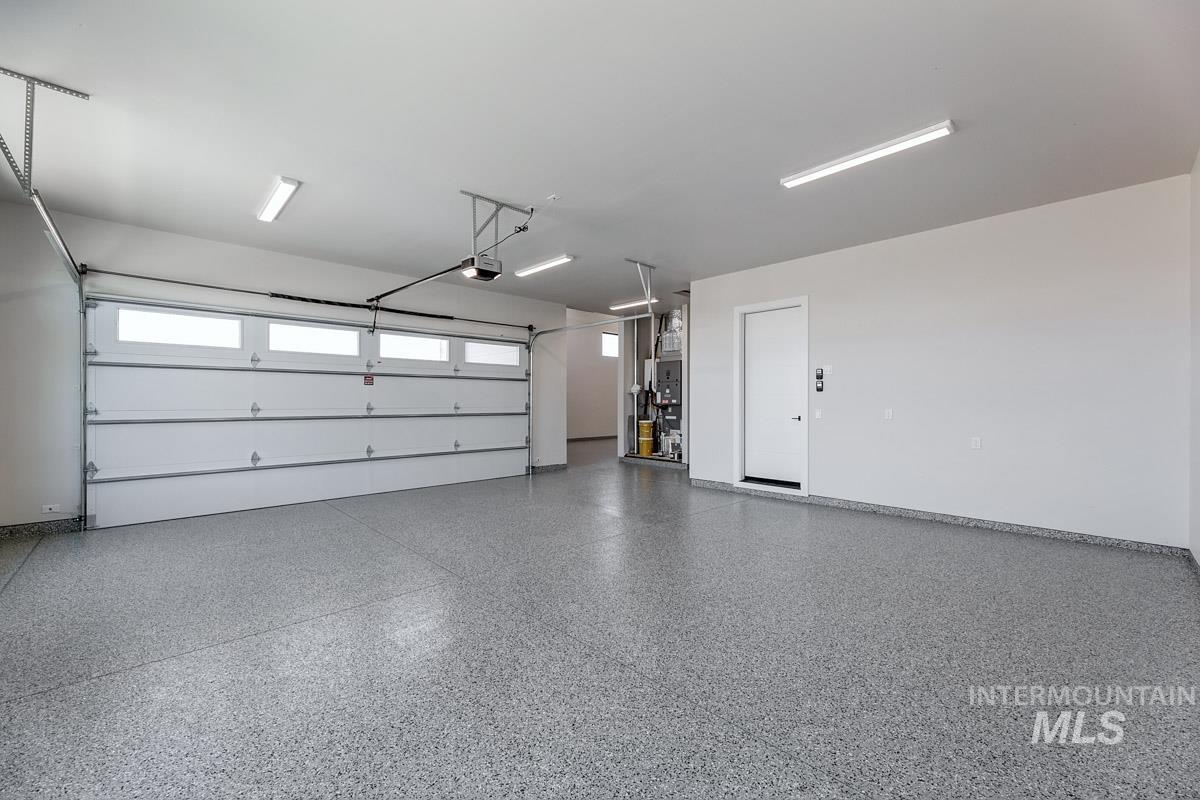 525 Founder Avenue Middleton, ID 83644 - Photo 43 of 50 Garage featuring baseboards