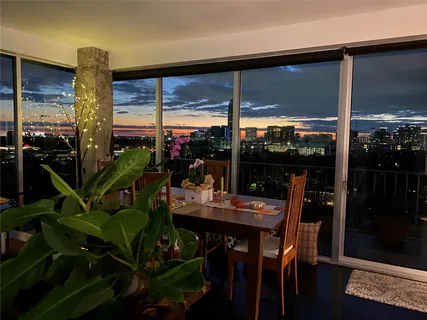 $430,000 | 2200 Willowick Road, Unit 11C, Houston, TX 77027