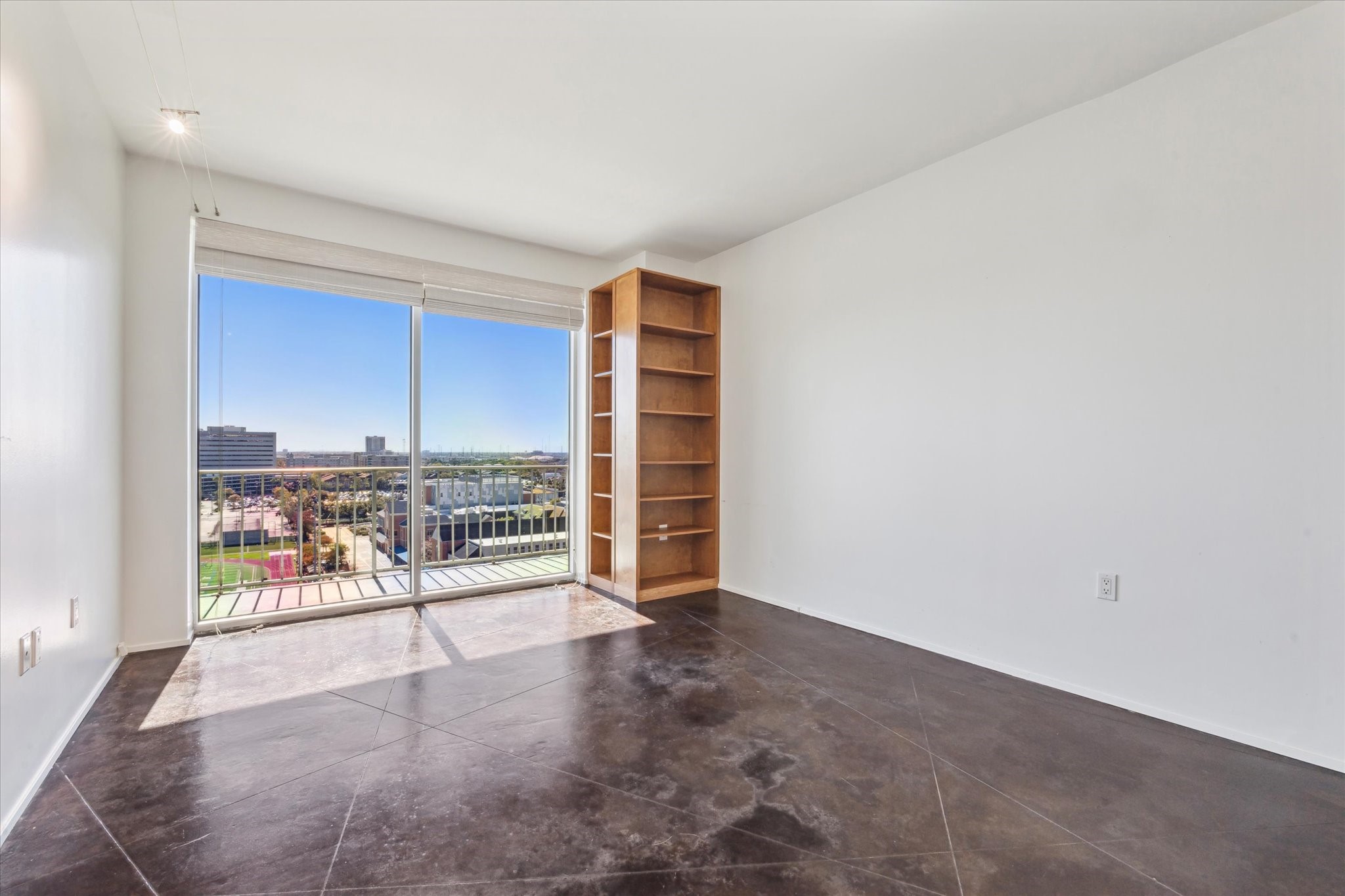 2200 Willowick Road, Unit 11C Houston, TX 77027 - Photo 11 of 15 Secondary Bedroom enjoys the same expansive views as the primary.