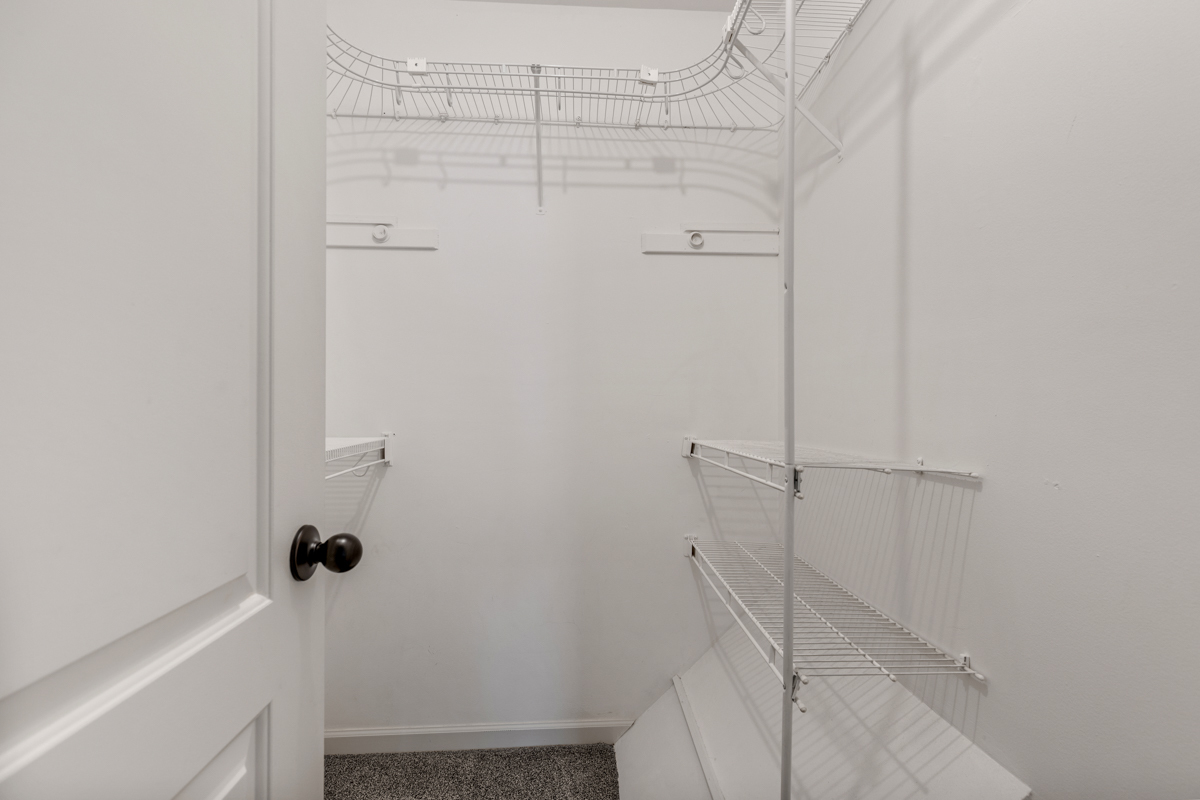 1004 Inverrary Lane Deerfield, IL 60015 - Photo 13 of 19 a view of a room