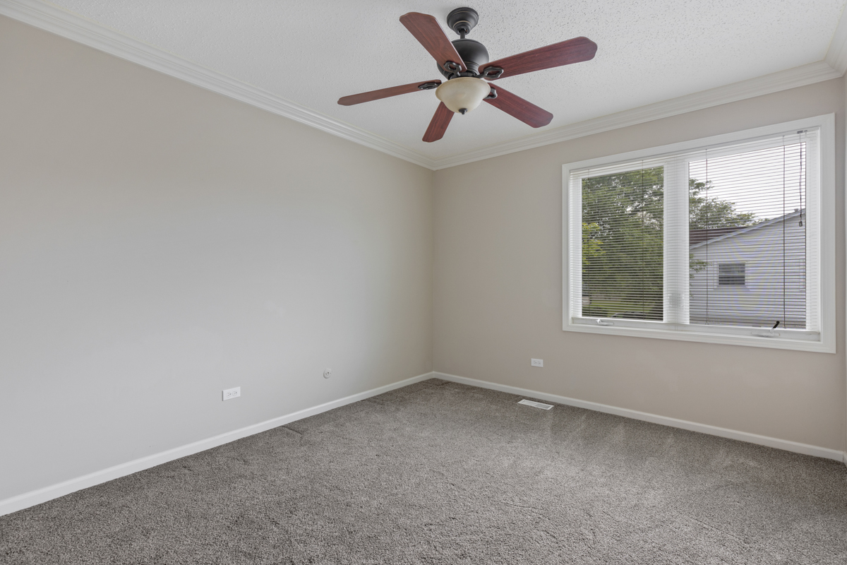 1004 Inverrary Lane Deerfield, IL 60015 - Photo 14 of 19 an empty room with a window
