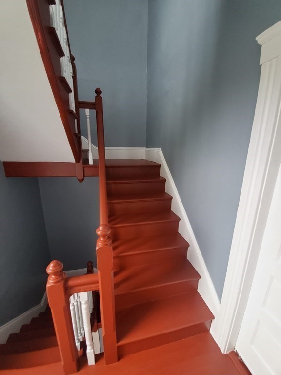 8 Knowlton Avenue Worcester, MA 01603 - Photo 20 of 35 a view of entryway