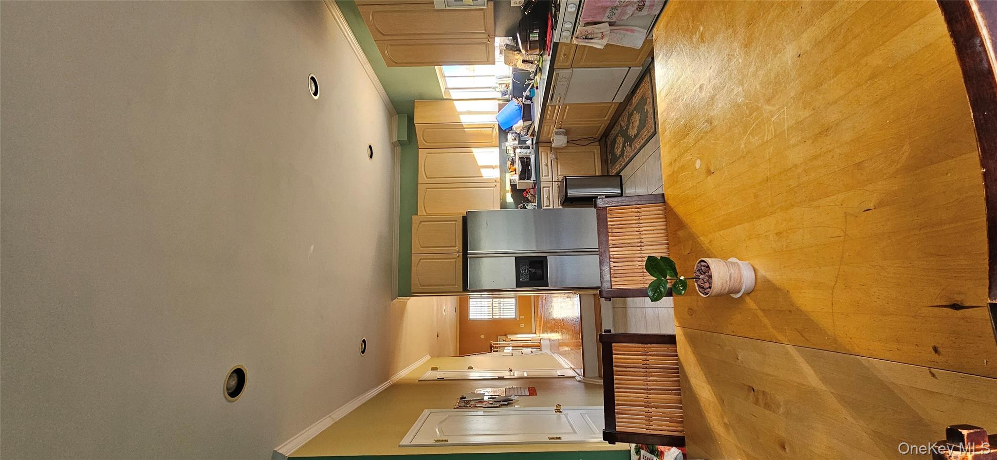 29 Marisa Court Staten Island, NY 10314 - Photo 15 of 15 a view of a kitchen