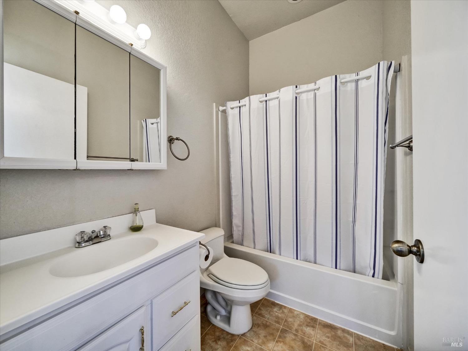 6410 Bennett Valley Road Santa Rosa, CA 95404 - Photo 27 of 34 Guest house bath.