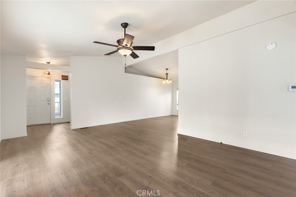 2050 Springfield Drive, Unit 212 Chico, CA 95928 - Photo 14 of 25 Living Room