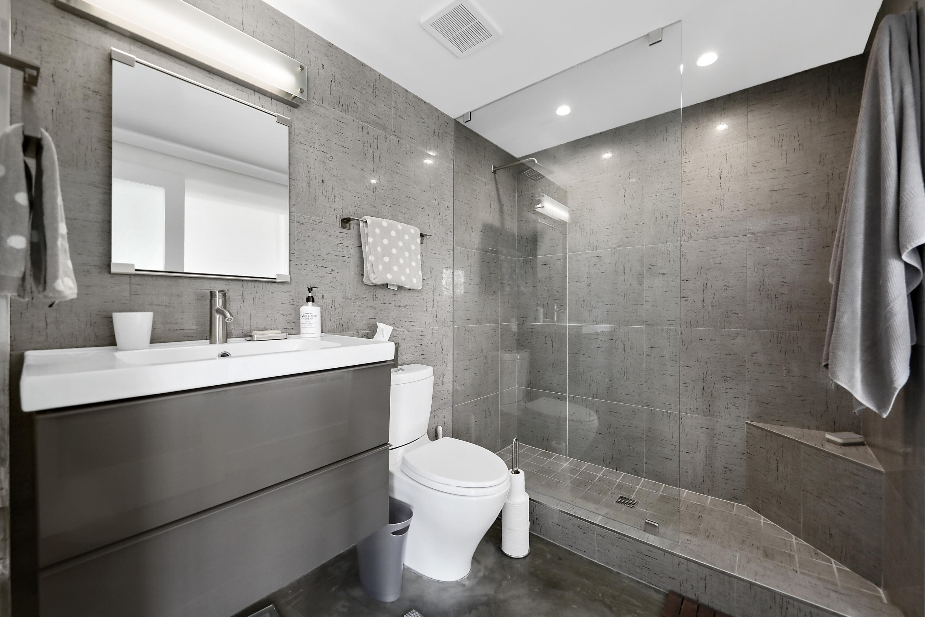 71520 Gardess Road Rancho Mirage, CA 92270 - Photo 21 of 41 048 PRIMARY BATH