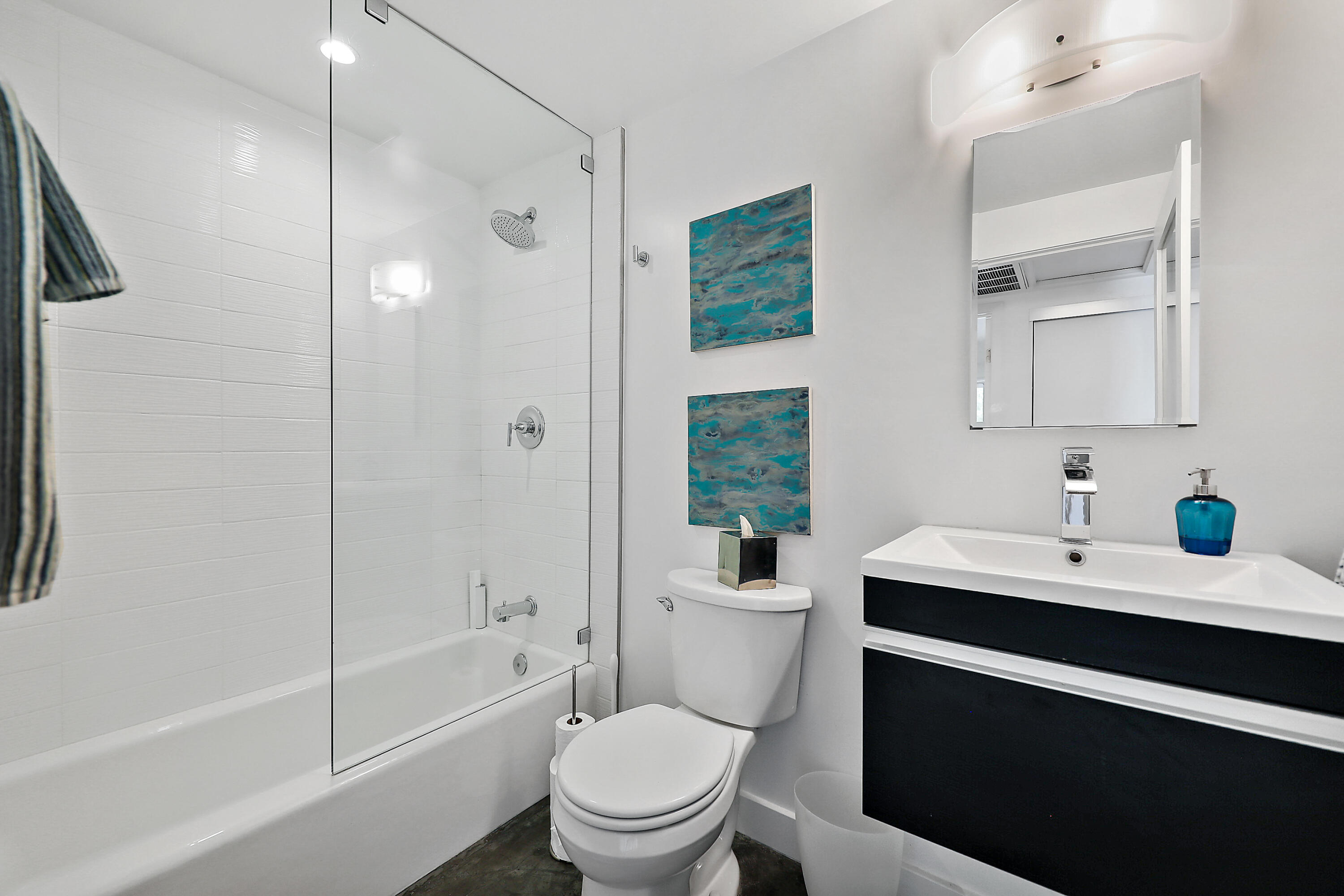 71520 Gardess Road Rancho Mirage, CA 92270 - Photo 23 of 41 065 HALL BATH