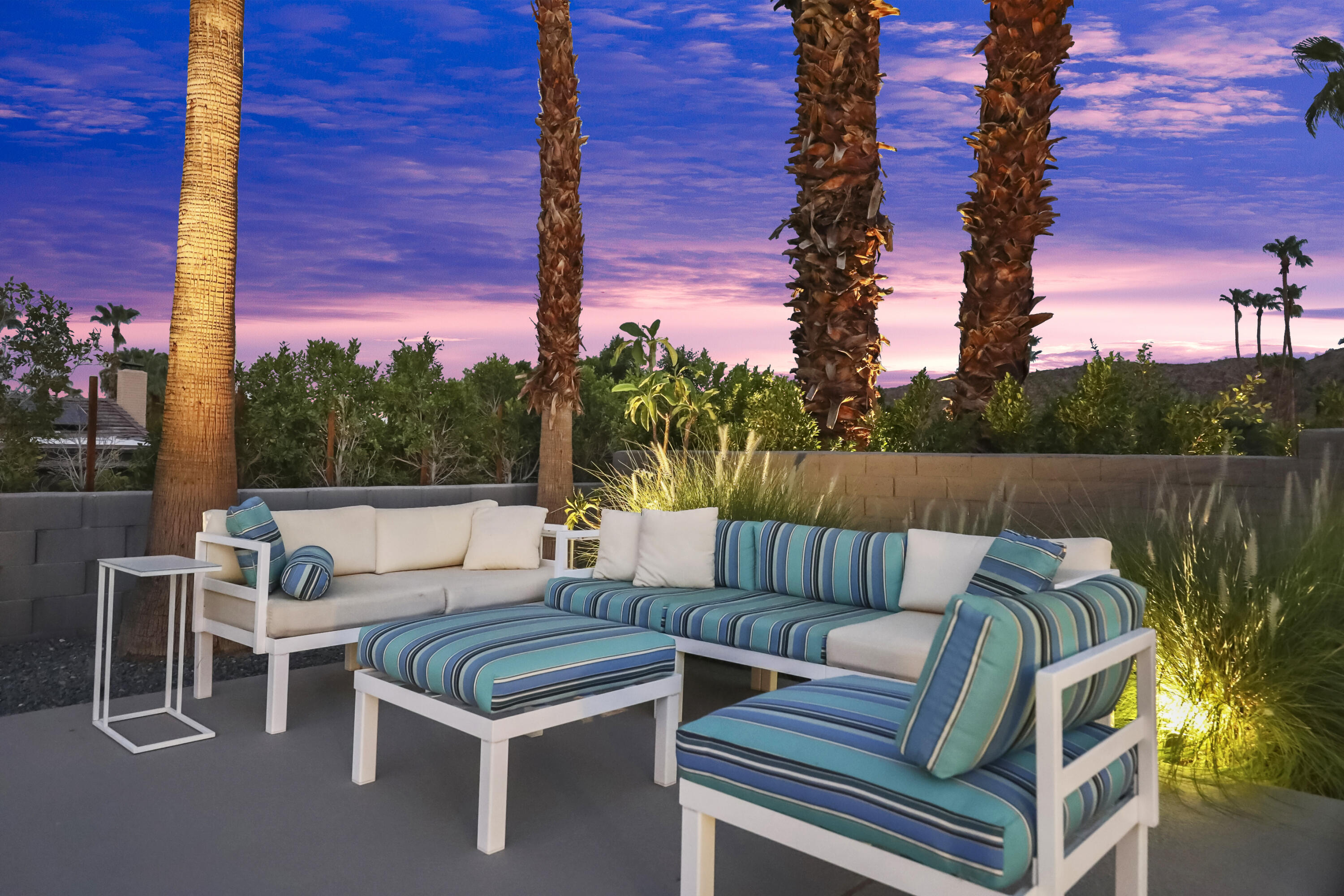 71520 Gardess Road Rancho Mirage, CA 92270 - Photo 28 of 41 074 SPA SITTING AREA NIGHT