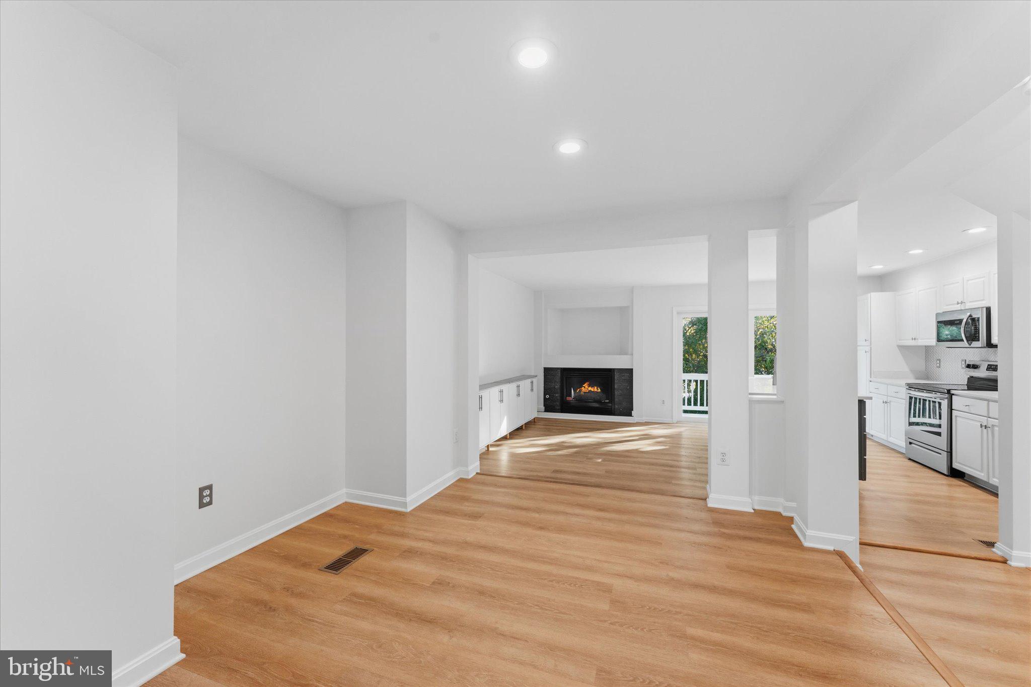 12066 Edgemere Circle Reston, VA 20190 - Photo 12 of 41 Light-filled main level