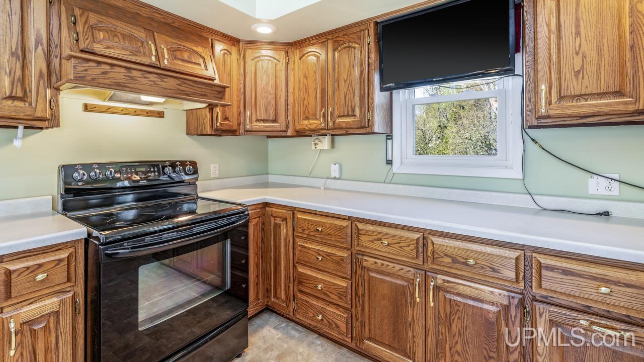 5940 27.5 Road Gladstone, MI 49837 - Photo 13 of 37 Gallery Image 13